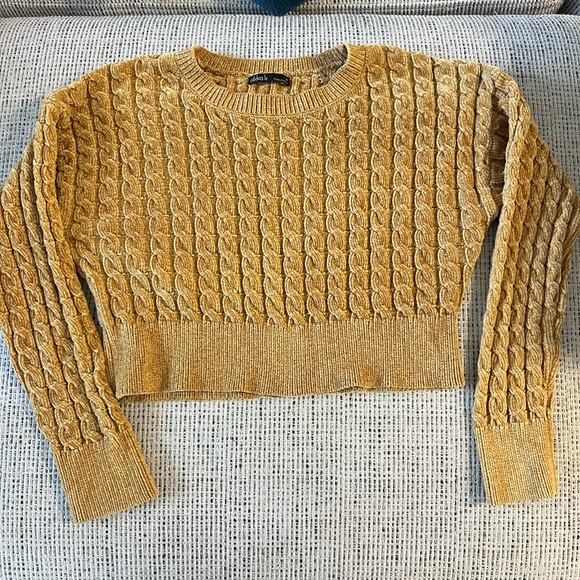 Mustard colored crop top sweater size medium - Picture 2 of 7